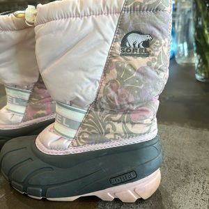 Girls Sorel ski / cold weather boots